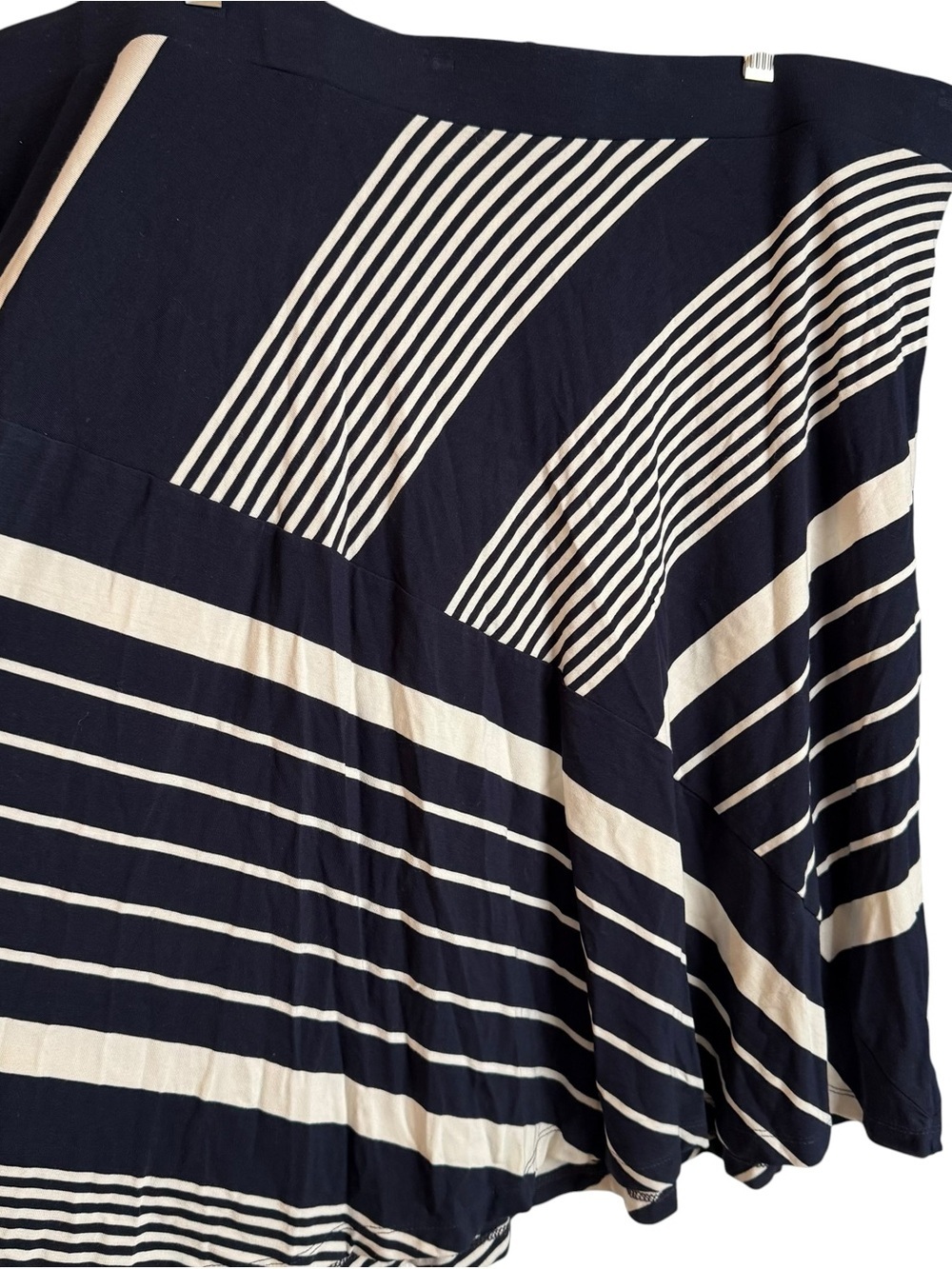4/$25 North Style Pull On Knee Length Skirt Plus Size 2XL Navy Blue White Stripe - Picture 4 of 6